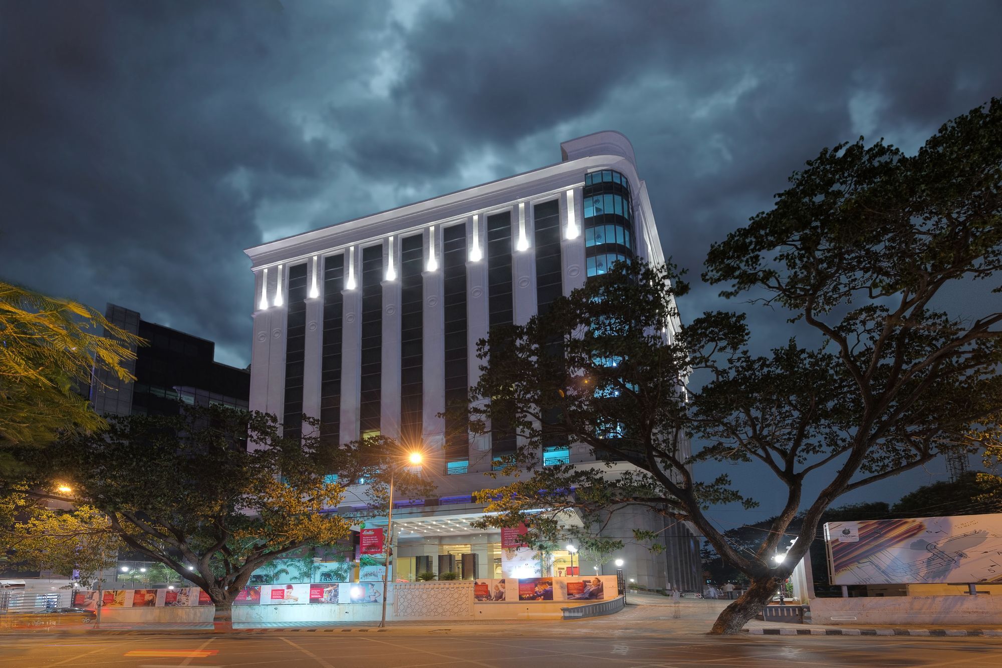 Ramada Plaza Chennai Hotel Buitenkant foto